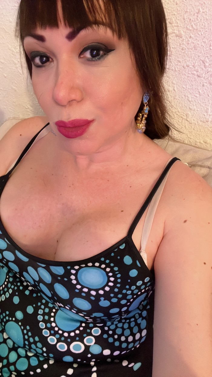 ESTOY EN BADAL. Les corts, MASAJES Y MORBAZO.