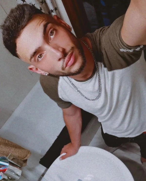 Chico de 28 años muy atrevido y caliente