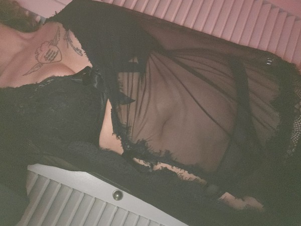 REBECA, MANOS DE SEDA