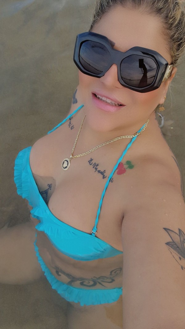 Carla latina cachonda REAL sin prisa francés natural griego súper completa