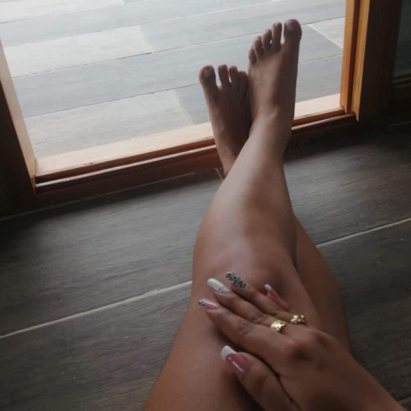 Hermosa latina, joven, educada, cariñosa.