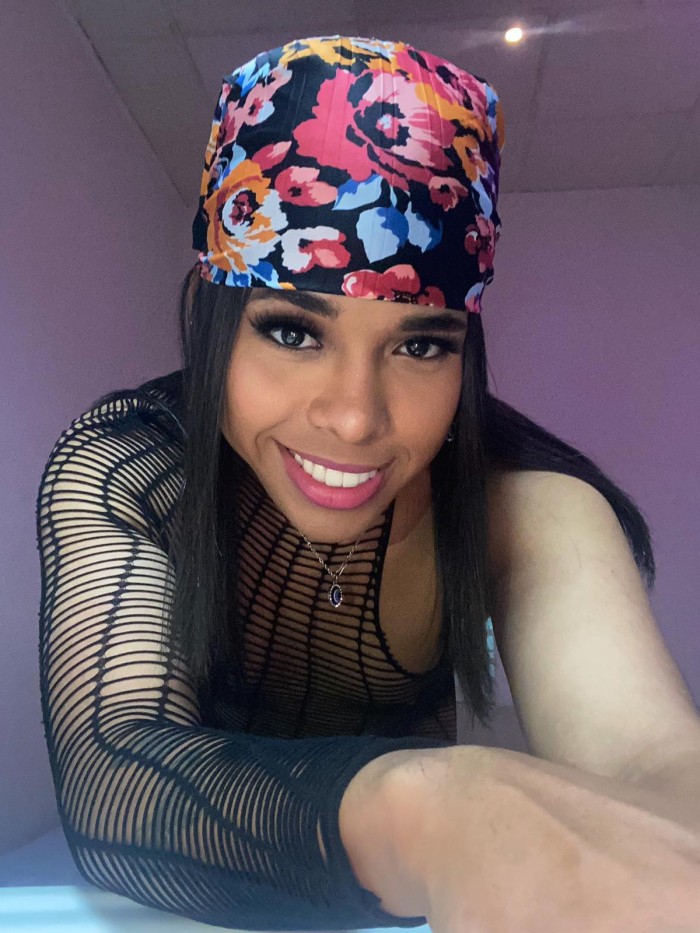 UNA TRANS PRECIOSA Y FEMENINA.!