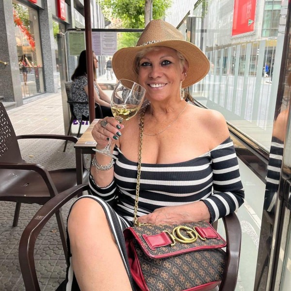 candela madurita brasileña frances griego rico   besitos ricos