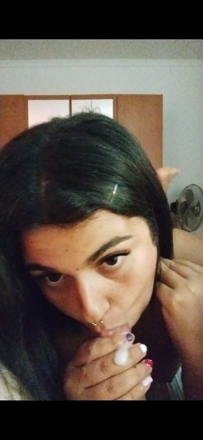 Novedad Correr en la cara y boca. Soy tu puta caliente