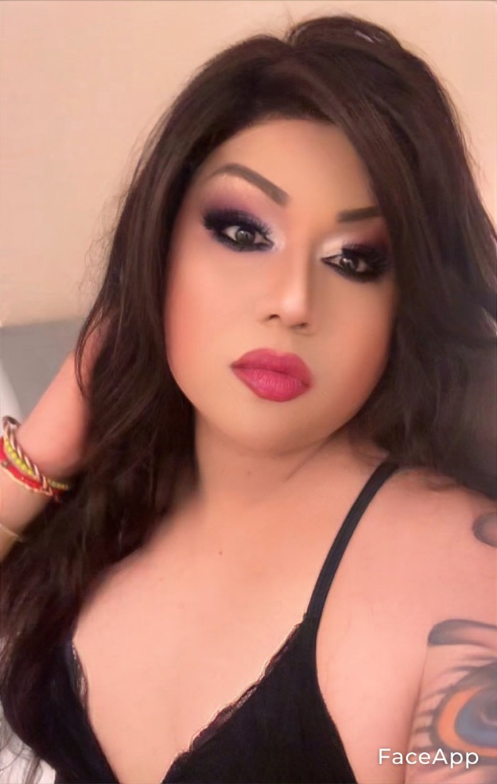 SOY TU AMA PERFECTA LA TRANS MÁS CERDA Y DOMINANTE QUE JAMÁS HAYAS VISTO