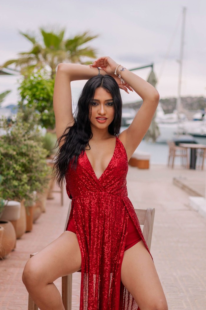 Venezolana sexy, fiestera y muy cachonda