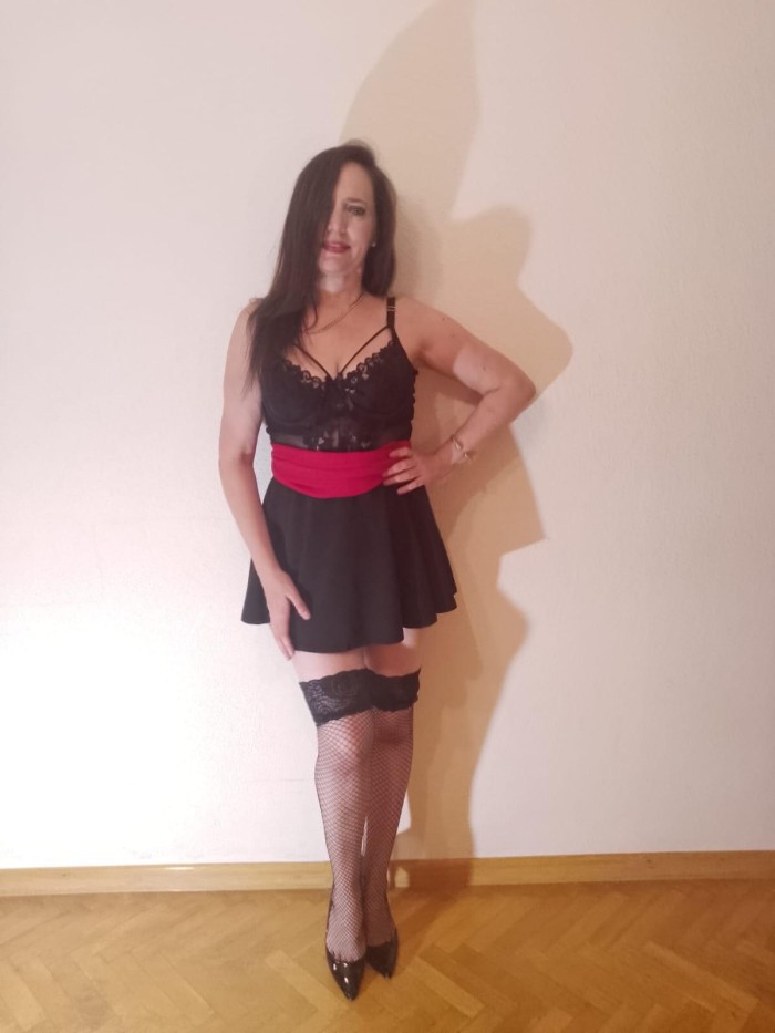 SOY TU ZORRITA ESPAÑOLA, MOEBOSA, PURO VICIO FIESTERA