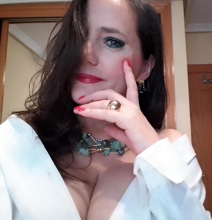 SOY TU ZORRITA ESPAÑOLA, MOEBOSA, PURO VICIO FIESTERA