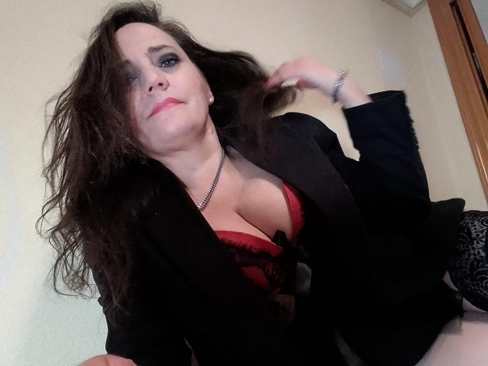 SOY TU ZORRITA ESPAÑOLA, MOEBOSA, PURO VICIO FIESTERA