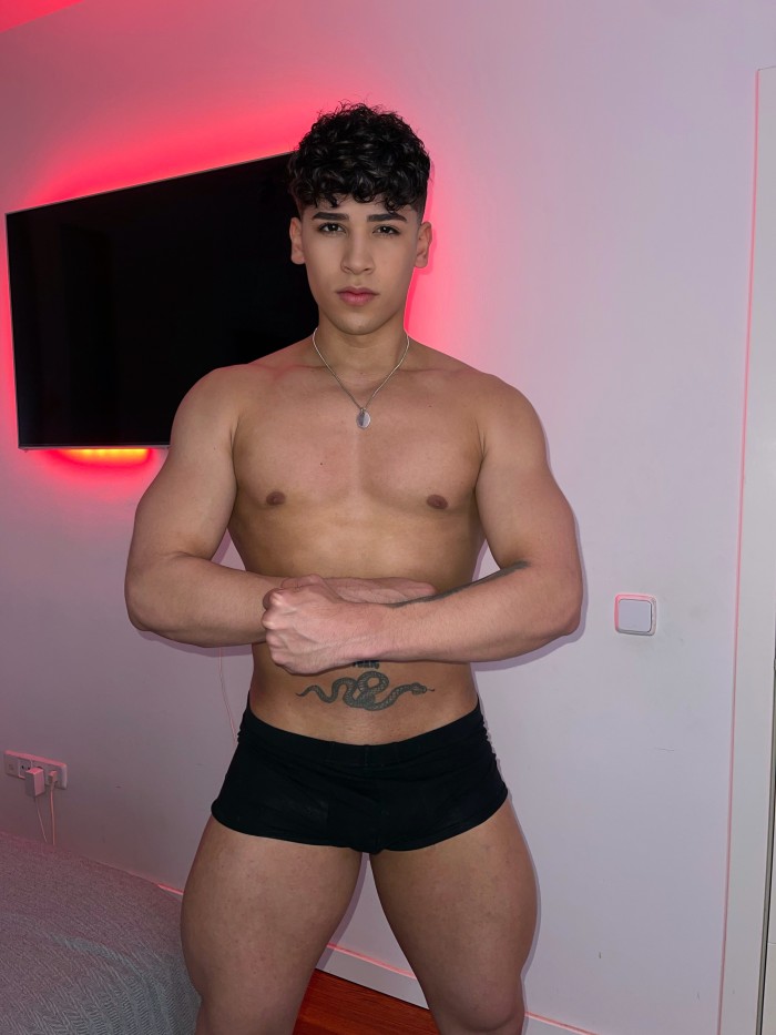 ️HOLA SOY KEVIN, ALTO Y GUAPO CON SITIO PRIVADO