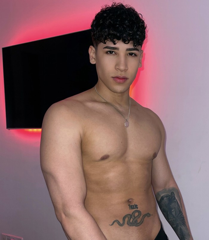 ️HOLA SOY KEVIN, ALTO Y GUAPO CON SITIO PRIVADO