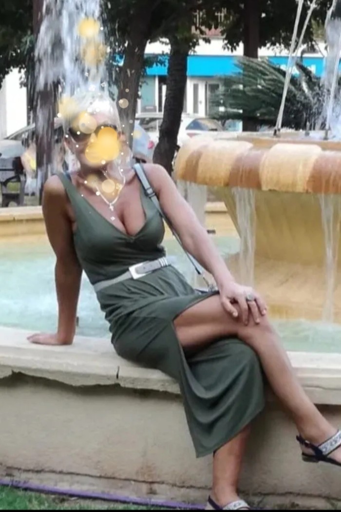 Alina linda rubia con cuerpo de sirena!648253226