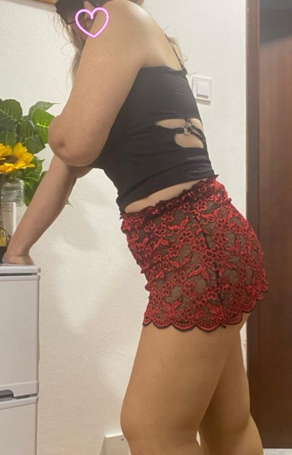 Soy Esmeralda madurita colombiana, cariñosa, amorosa NUEVAMENTE EN LA CORUÑ