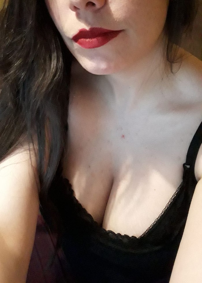 Chica sensual, solo emito por videollamada