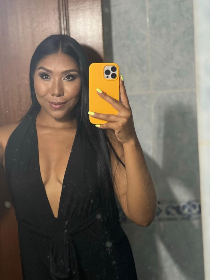 DULCE Y MUY IMPLICADA MORENA