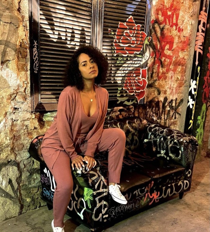 Una trans con aguante pasiva y activa polla 22 cm