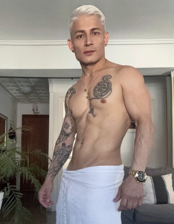 DEPORTISTA, TATUADO, DE ORIGEN COLOMBIANO, AHORA EN VALENCIA