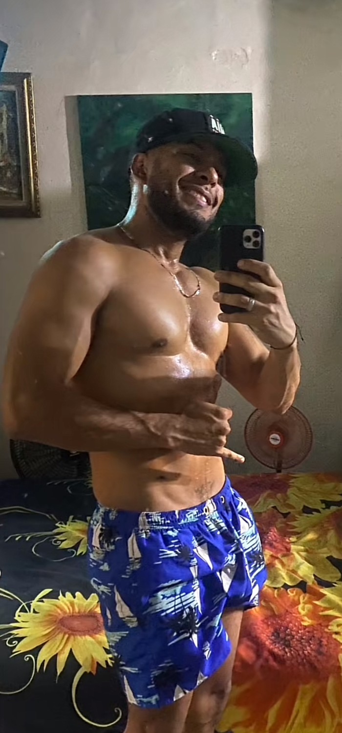 Varonil caliente discreto morboso dot