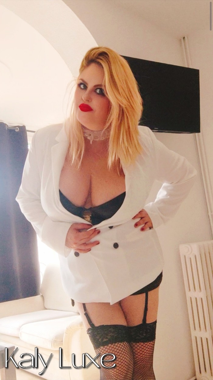 Masaje erótico cuerpo a cuerpo con final feliz