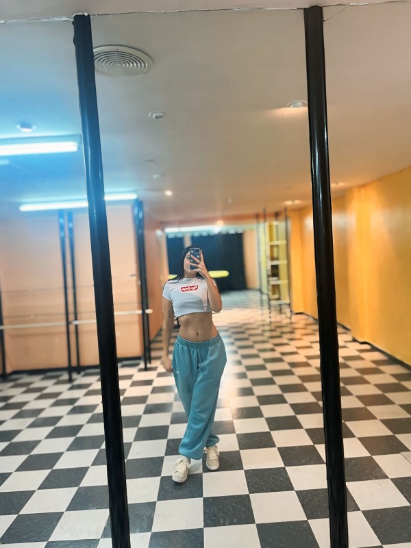 Estoy dispuesta a complacer todos tus deseos