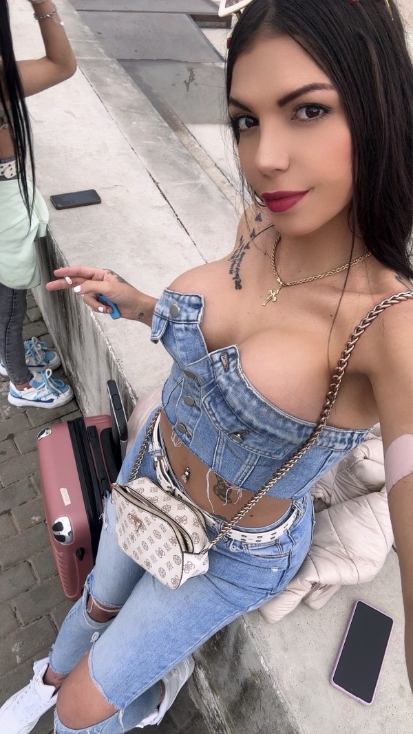 INSACIABLE ARDIENTE Y MUY LECHERA CON FULL ERECCIÓN VERSÁTIL FLACATETONA