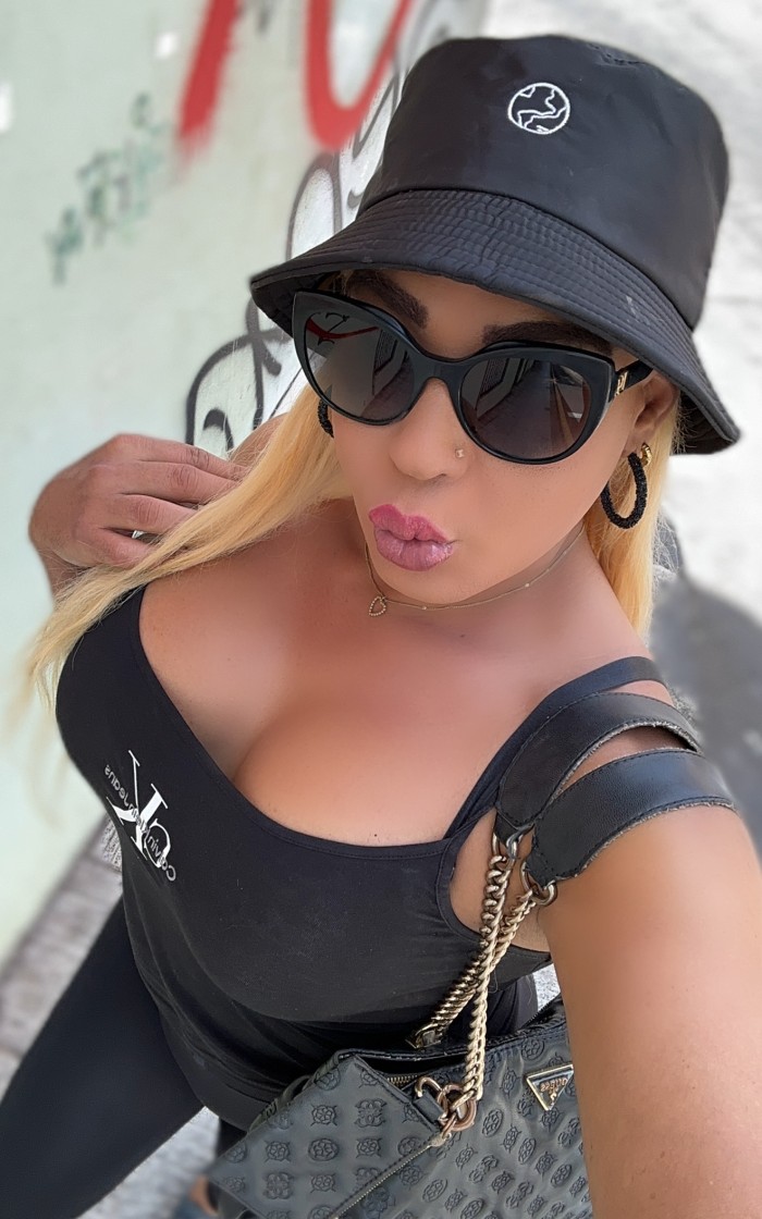 EN PUERTO DE LA CRUZ DAYANNA TRANS DIVINA !! sexy cachonda cuerpazo
