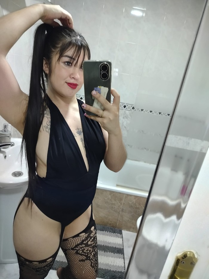 SOFIA UNA LOCURA DE MUJER LLAMAME HAGO SALIDAS