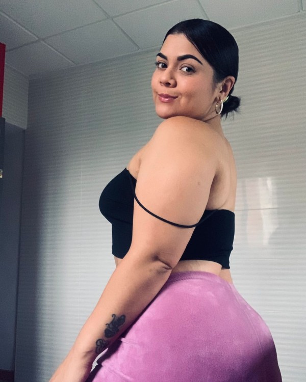 SALIDAS JOVENCITA COLOMBIANA FIESTERA