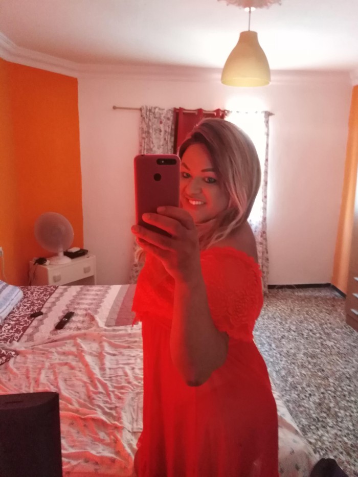 DISPONIBLE EN OURENSE TATY BIEN DOTADA VICIOSA