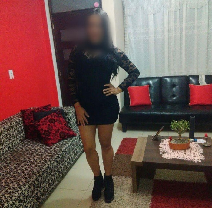 TREMENDA SEXI HONDUREÑA CON GANAS DE PLACER