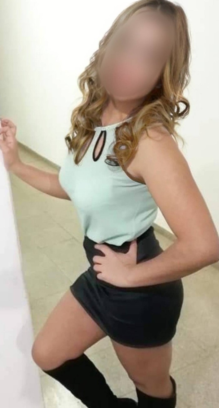 Salida para duple o lesvico con dis fiesteras