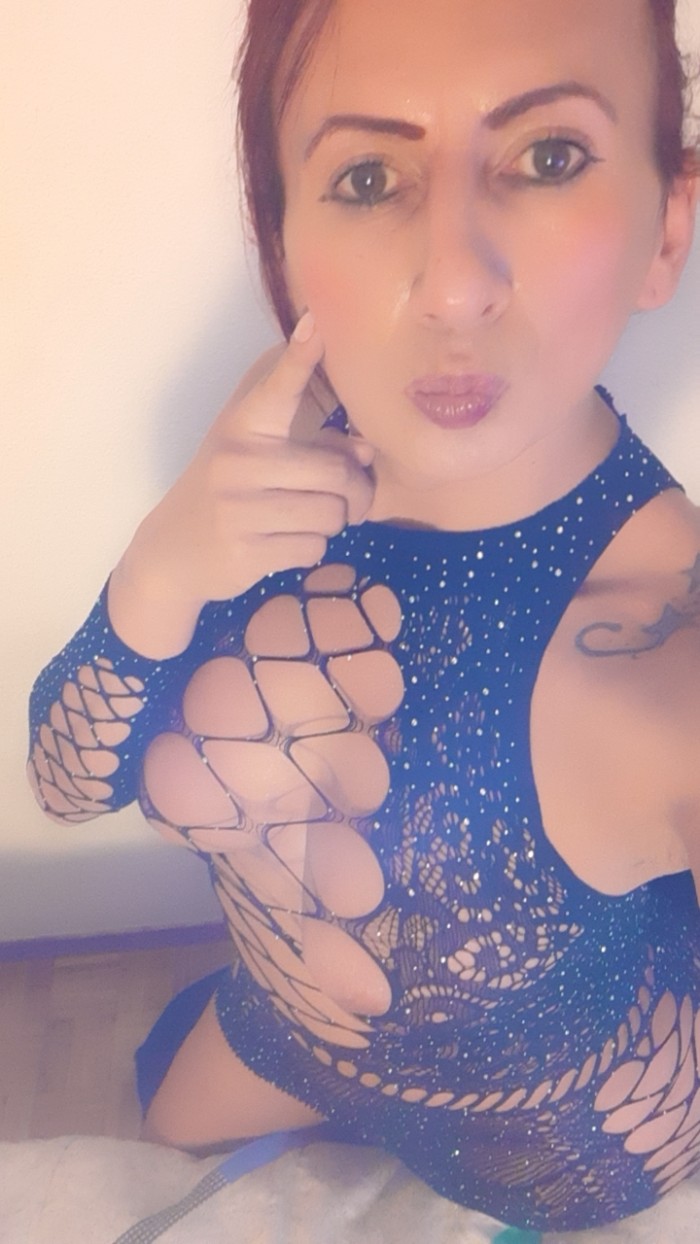 chica latina sexy