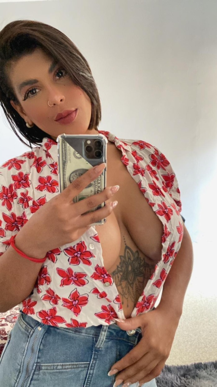 ENTREGADA EN LA INTIMIDAD