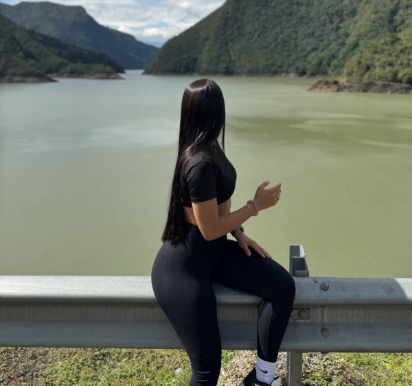 En Huelva   , Fernanda cachonda, ahora cerca estación de Autobus