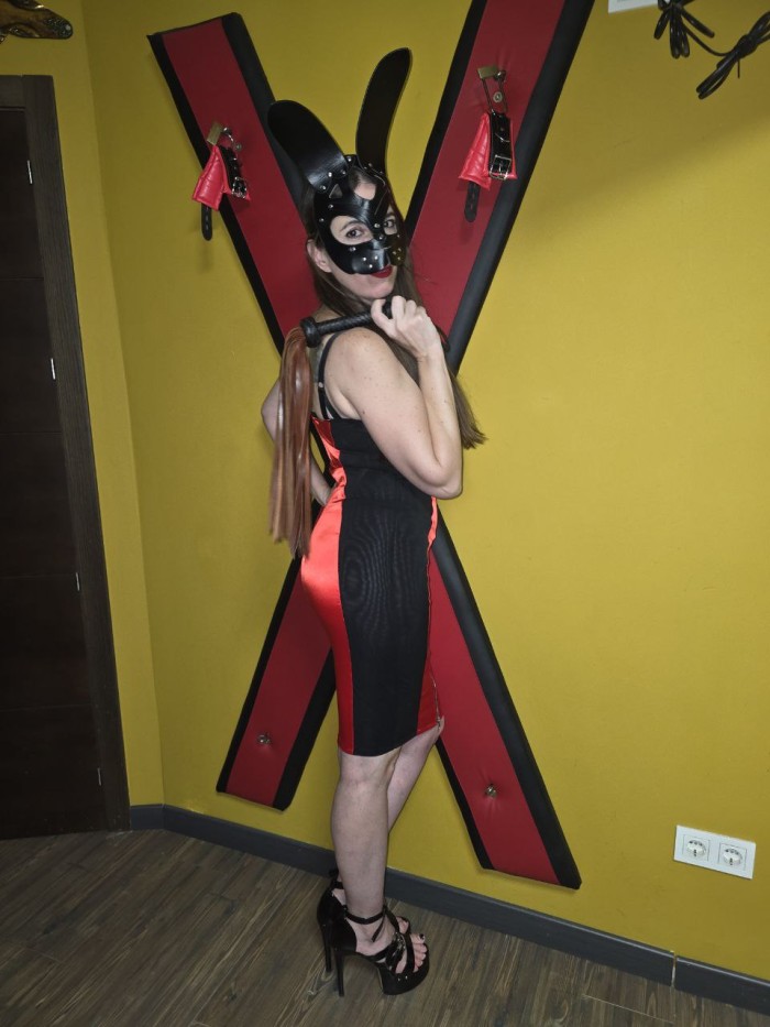 Dominatrix experimentada y cañera en Toledo