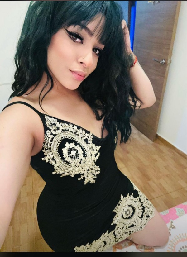 Recién llegada por tu zona jovencita cachonda fiestera usera Madrid