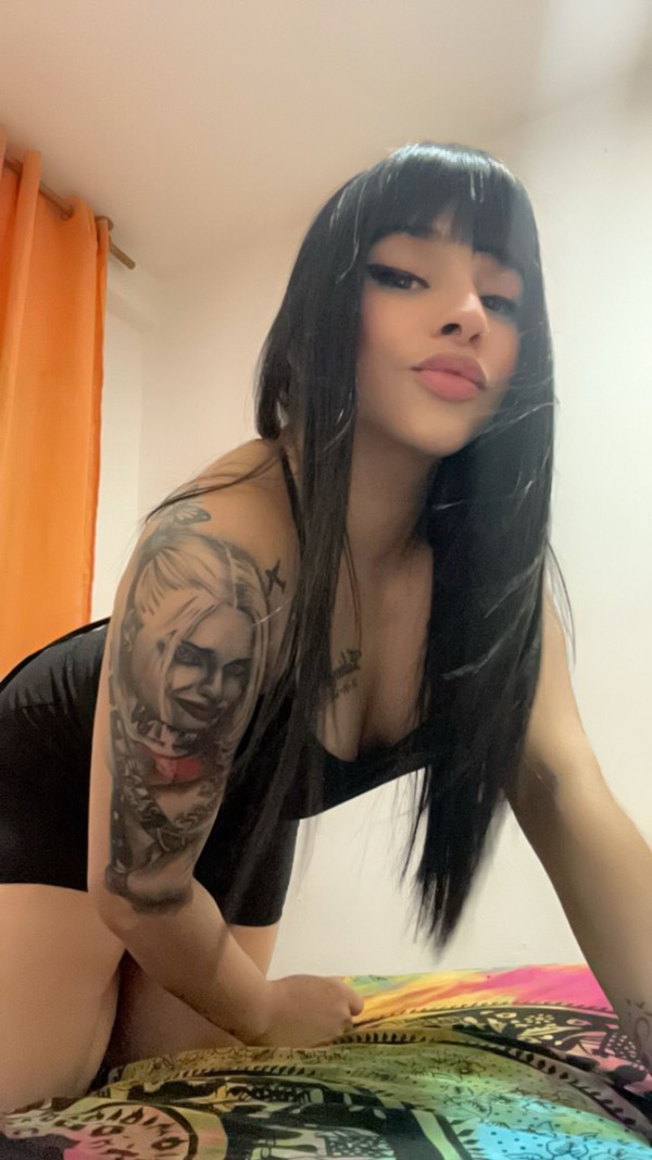 Recién llegada por tu zona jovencita cachonda fiestera usera Madrid