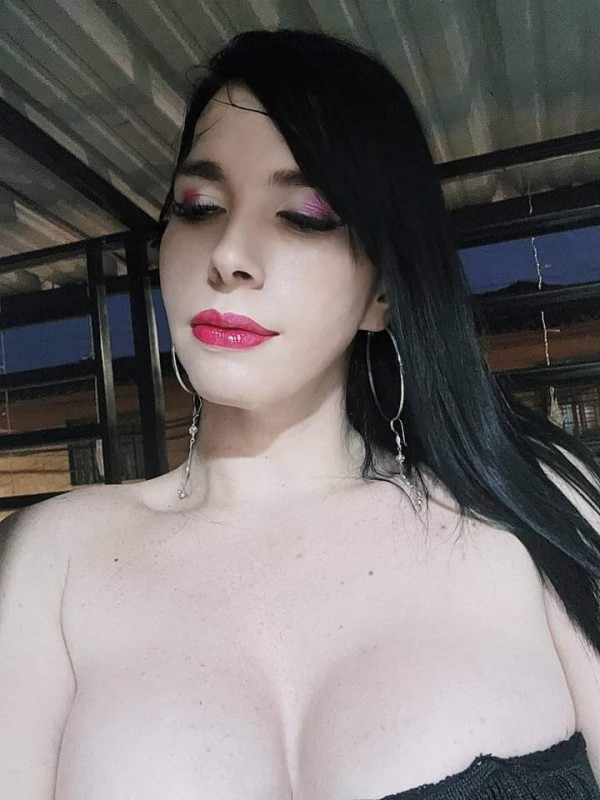 CACHONDA Y hermosa chica transexual en Madrid