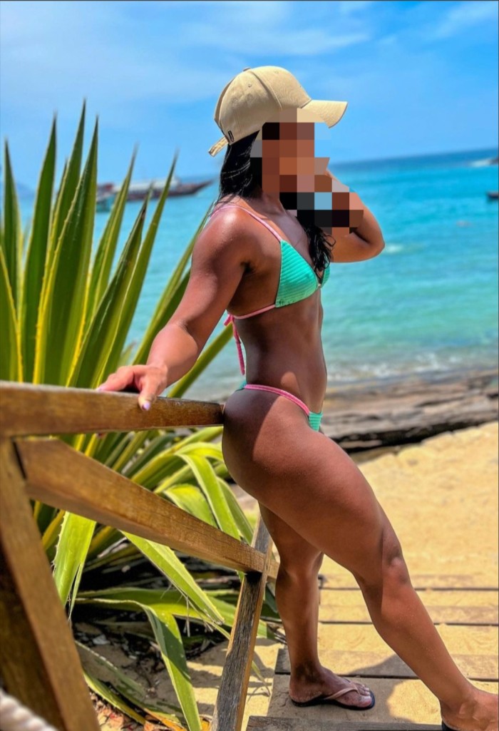 Sexy latina juguetona feistera disponível las 24 horas