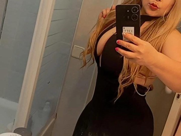 Tu rica y muy cariñosa  amiguita tu caramelit