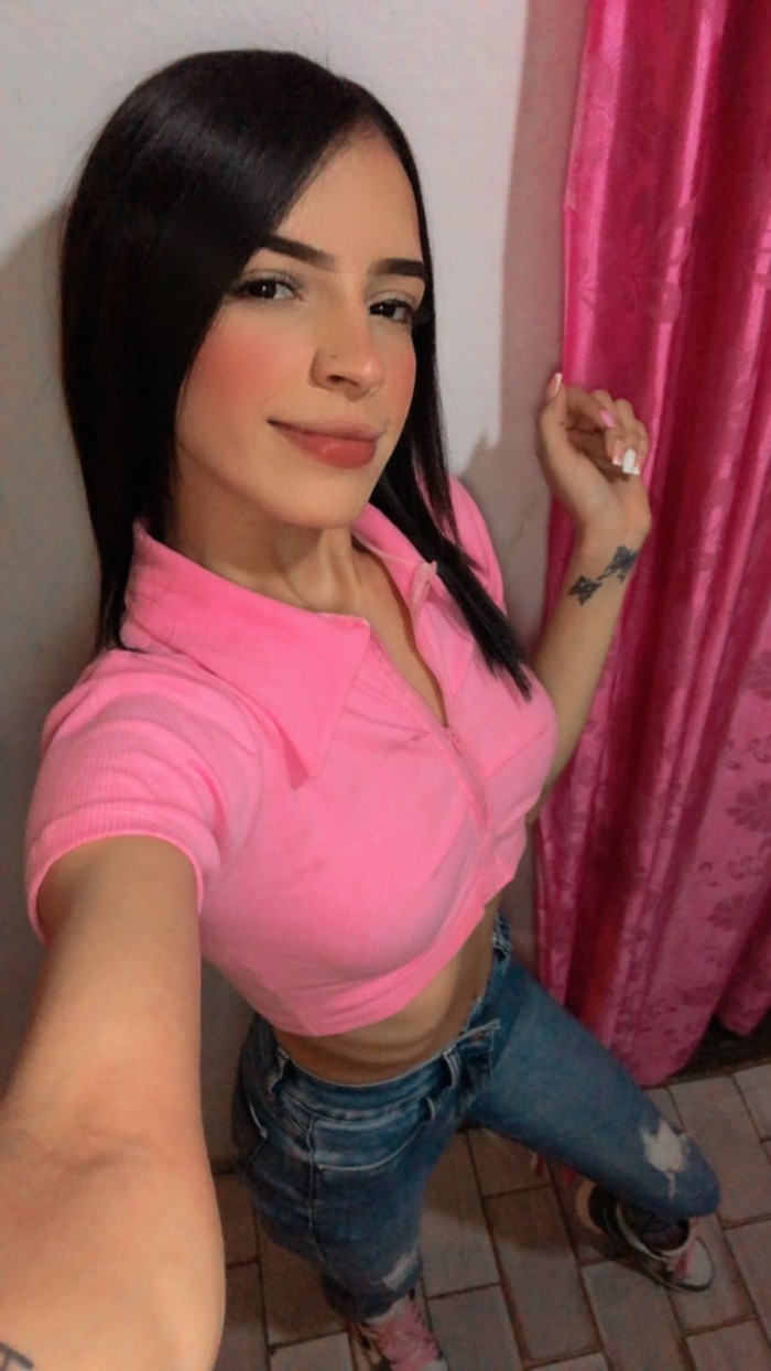 HERMOSA Y DELGADA VENEZOLANA