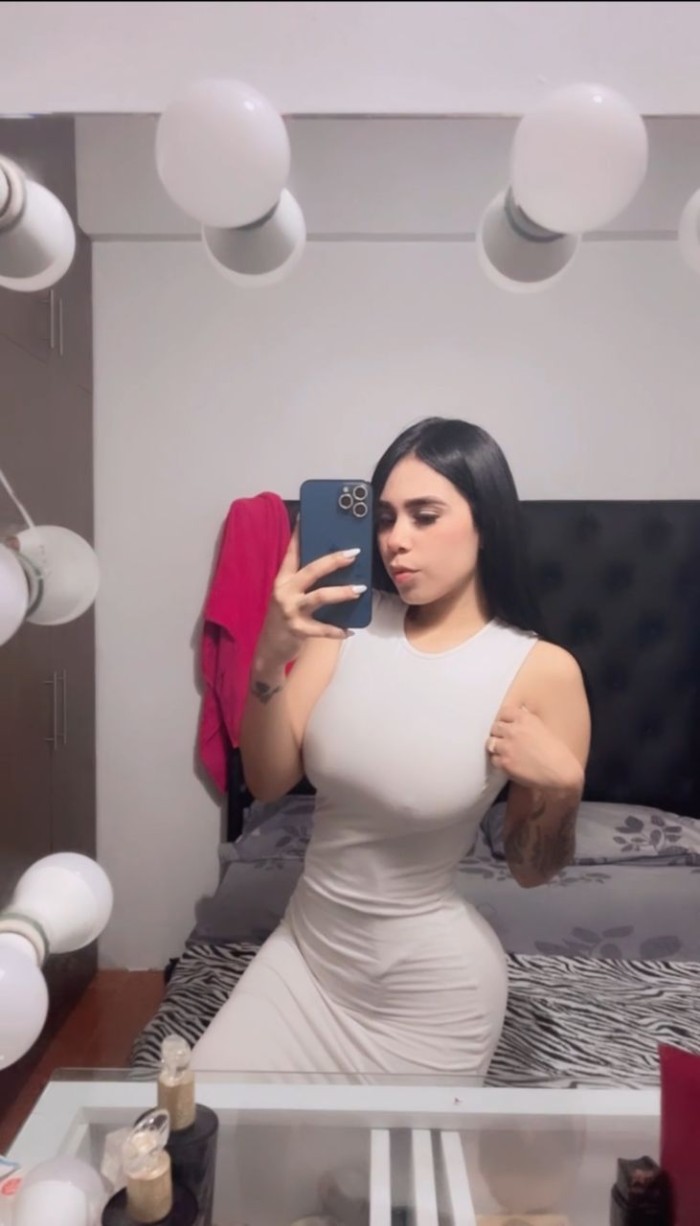 HERMOSA VENEZOLANA MUY FOGOSA (VIA JULIA)