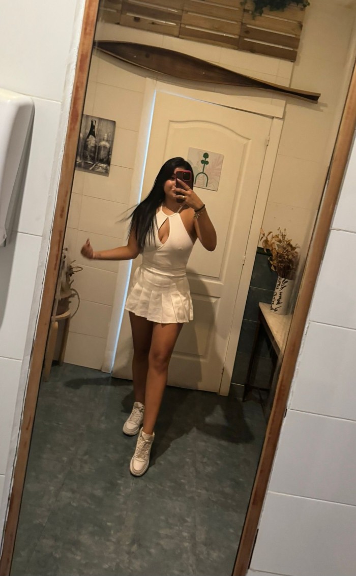 Joven y guapa escort y masajista erotica