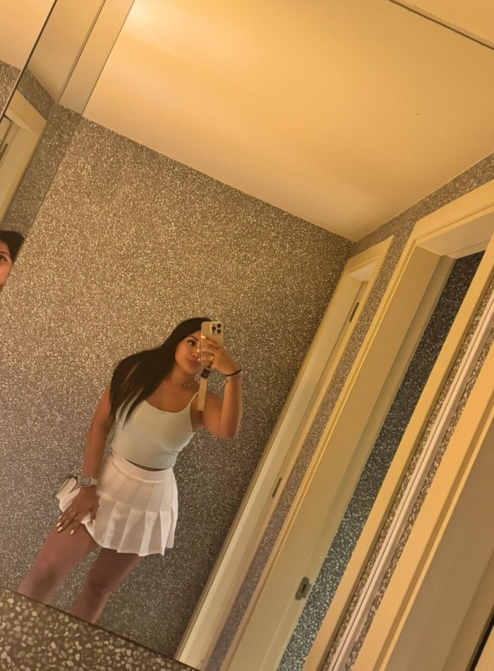 Joven y guapa escort y masajista erotica