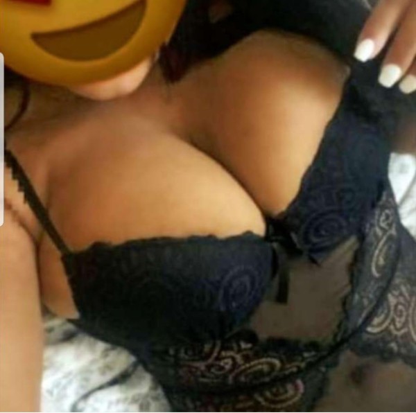 MAMADAS PROFUNDA ENSALIVADA