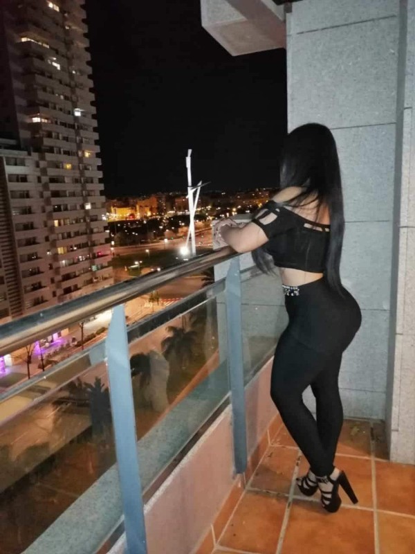Maite Venezolana FIESTERA cachondita hago griego