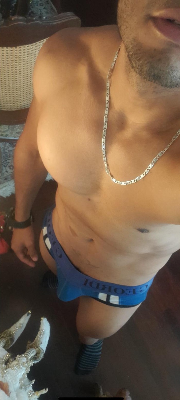 Varonil Dot latino