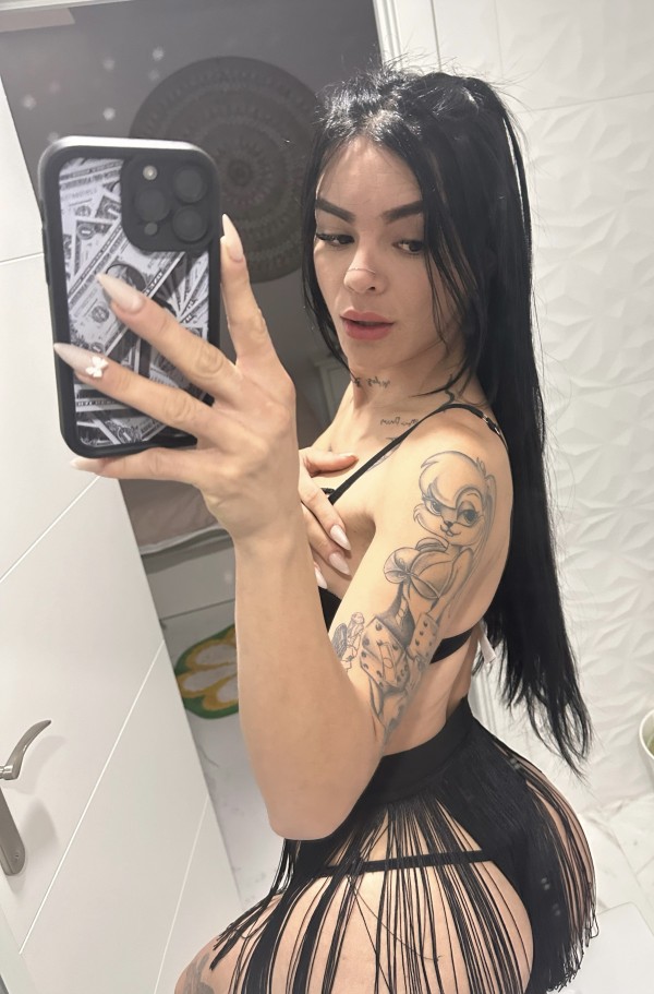 Tu dinero bien gastado.tu gata cachonda está con muchas ganas de follar