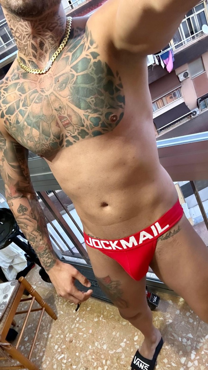 ALEJANDRO SEXY Y CON GANAS DE FIESTA CASTELLON