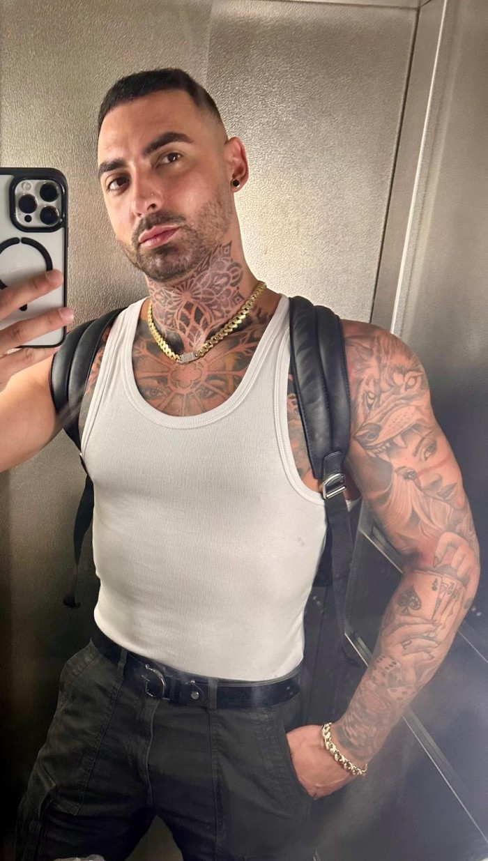 ALEJANDRO SEXY Y CON GANAS DE FIESTA CASTELLON